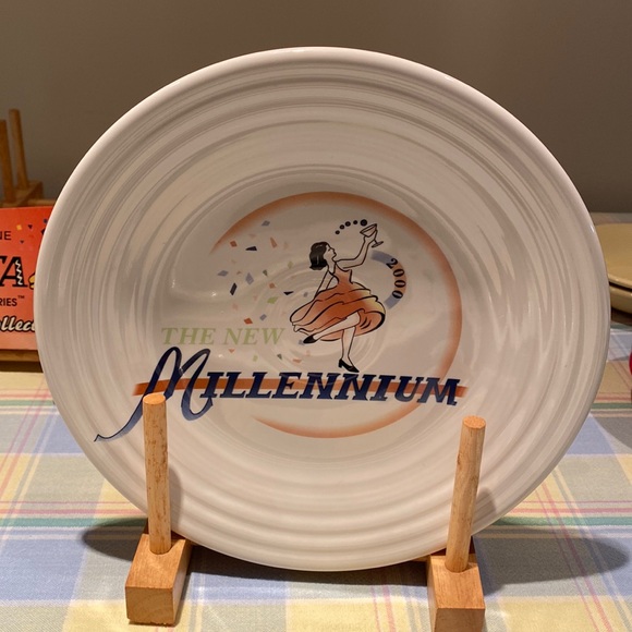 Fiestaware millennium 2000 lunch plate made for Federated Dept Store   9 inch - Picture 1 of 4